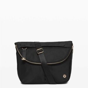 Lululemon All Night Festival Bag Black / Gold